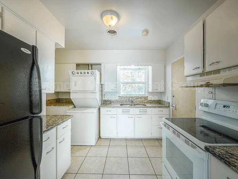 94 Columbia St #3 — Photo 5