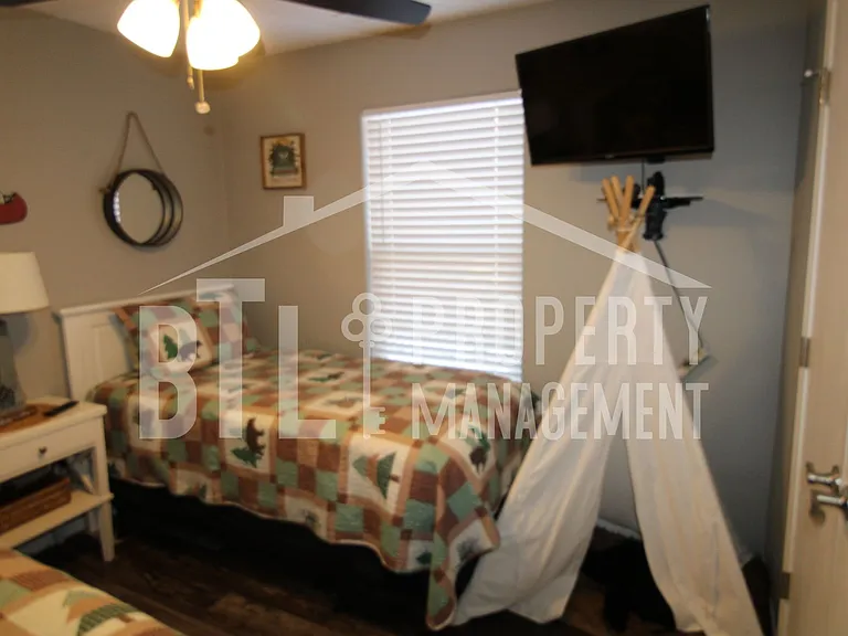 2907 Vineyards Pkwy #2 — Photo 20