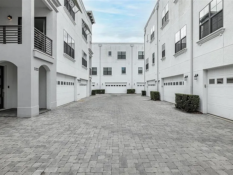 222 S Audubon Ave — Photo 4