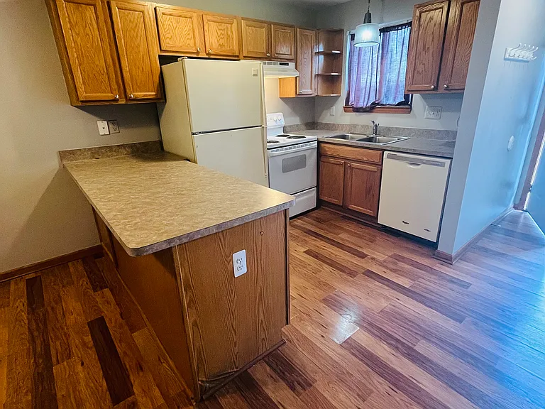 30158 Wedgewood Cir — Photo 1