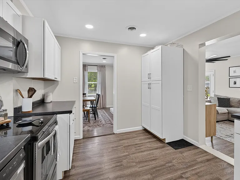 218 Harper Rd — Photo 16