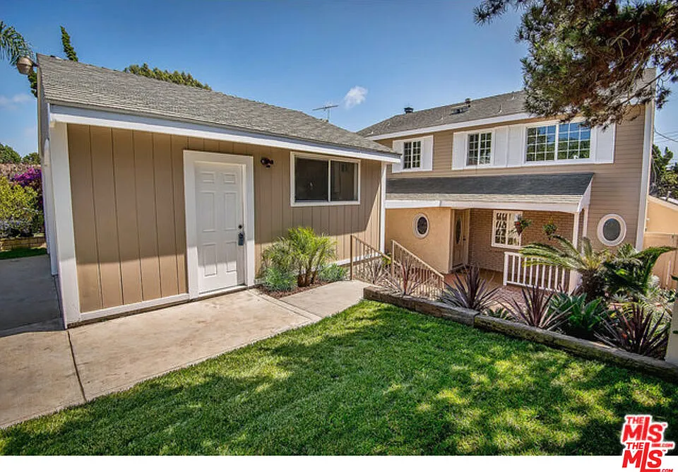 4 bed, 3.0 bath, 2850 sqft, $8,750 — Photo 3