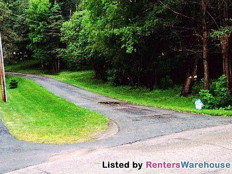 2nd image of 1296 Woodbury Rd
