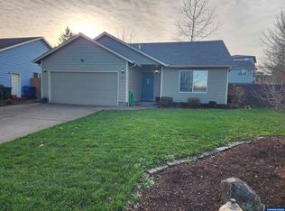 1765 Salmon River St NW, Salem, OR 97304