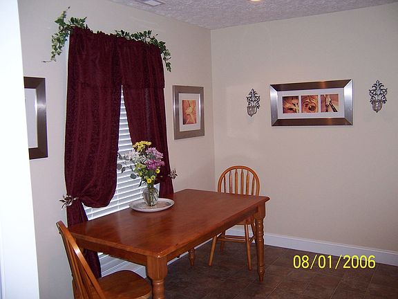 Full size breakfast room