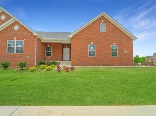 821 Shannon Dr, Crown Point, IN 46307