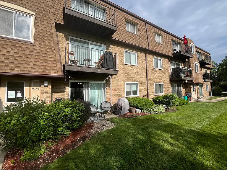 9430 Bay Colony Dr #1S — Photo 1