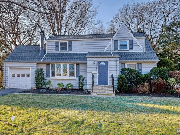 36-06 Northern Drive, Fair Lawn, NJ 07410