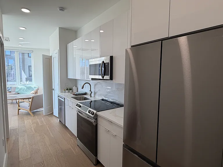36-38 Hichborn St #201 — Photo 6