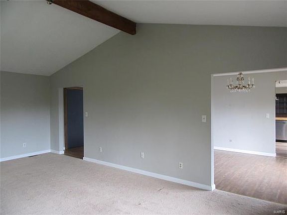 5th image of 4 Clark Dr