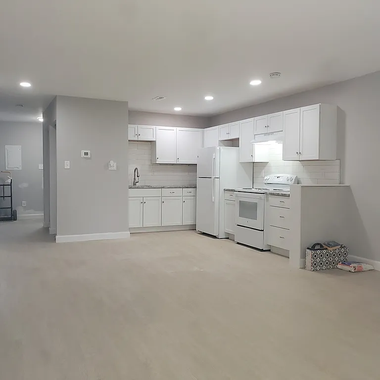 Building Photo - 27 Revelle St #B