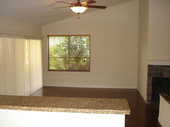 4th image of 902 Diane Dr
