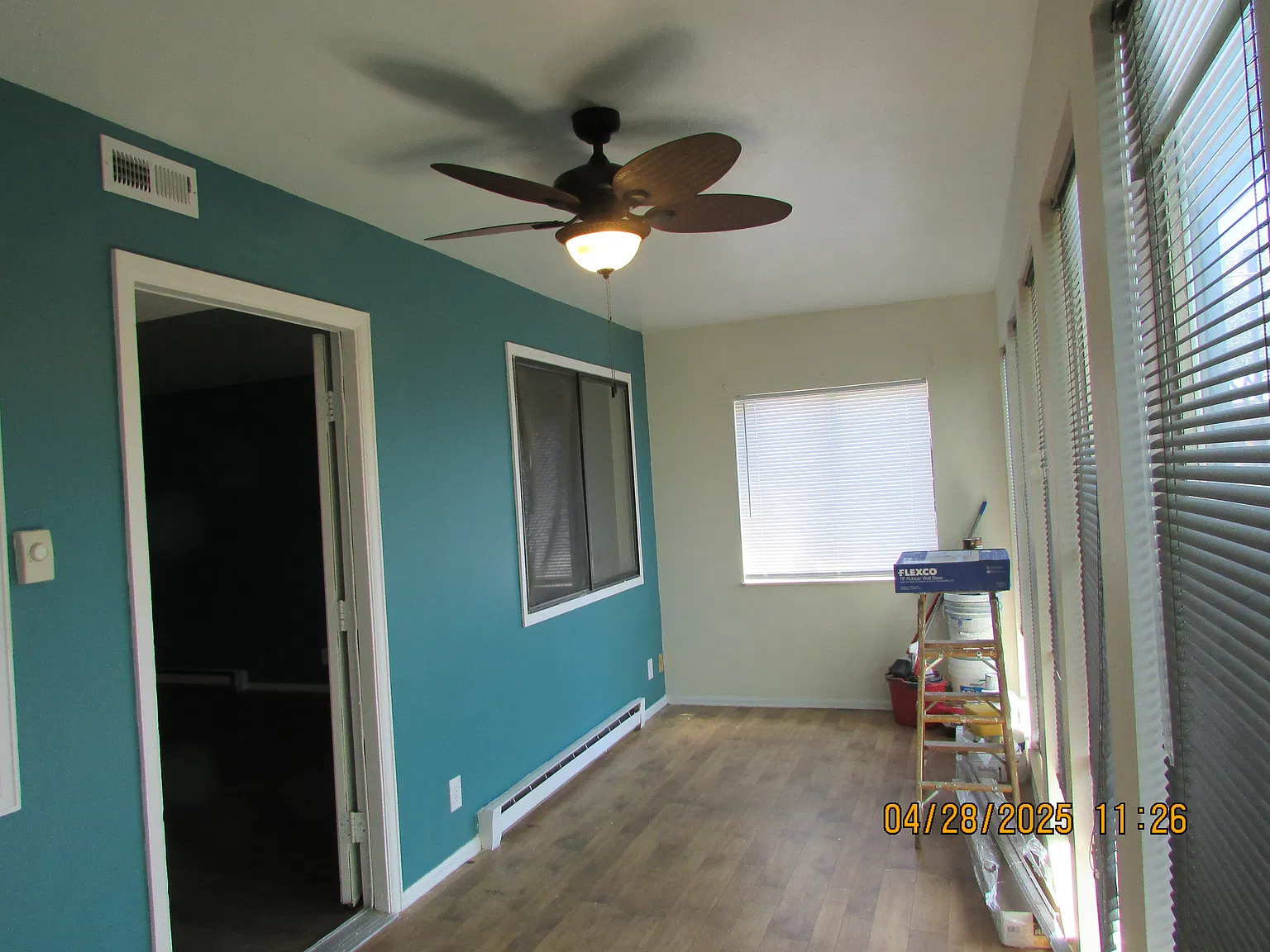 2 bed, 950 sqft, $1,050 — Photo 2