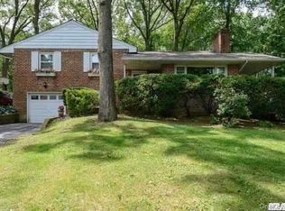 814 Harbor View Rd, Oyster Bay, NY 11771