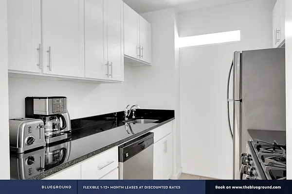 Rented by The Blueground | media 34