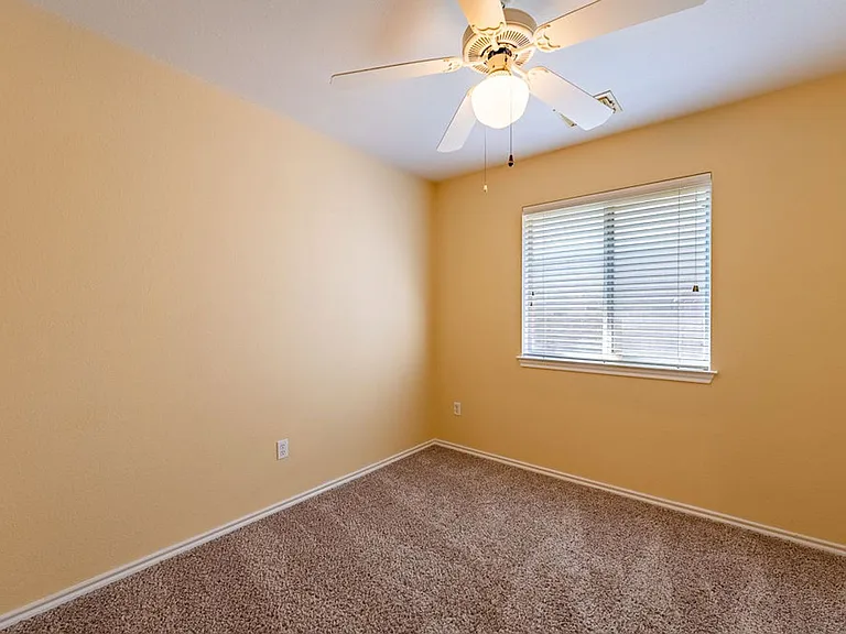 7414 W Magic Mountain Ln — Photo 5