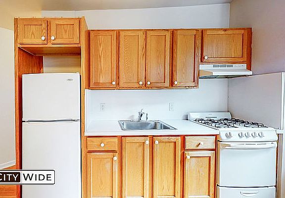 3rd image of 21 E 2nd St APT 32