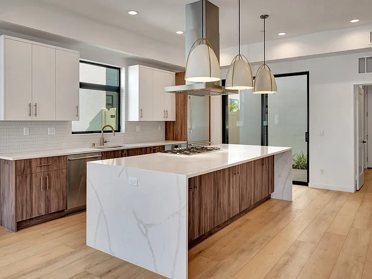 109 Daisy Ave #4 — Photo 35