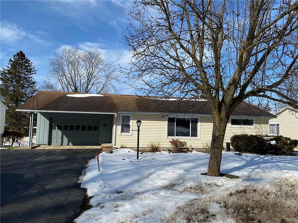 1st image of 30 Gifford Dr