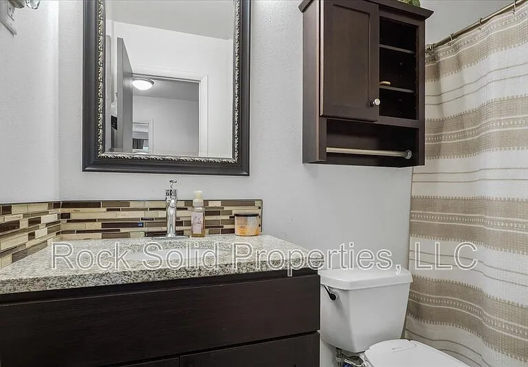 1039 Melton St — Photo 26