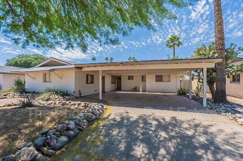 3 bed, 2.0 bath, 1968 sqft, $2,650 — Photo 3