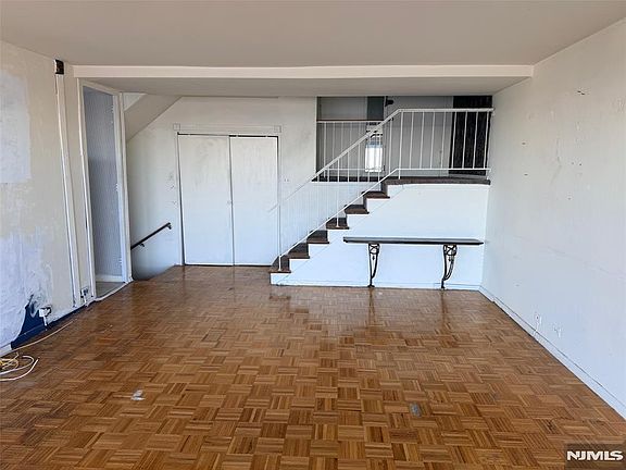 4th image of 2 Horizon Rd APT 1030