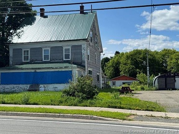 4th image of 441 Main St