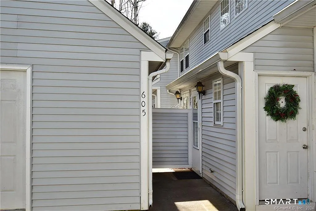1 bed, 1.0 bath, 842 sqft, $1,750 — Photo 1