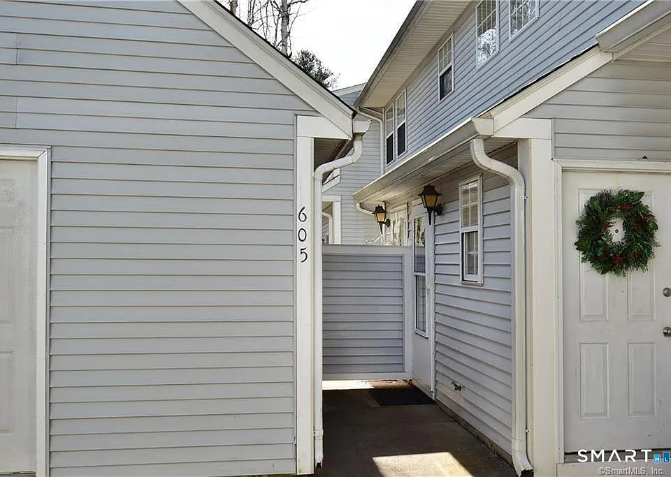 605 Spring Meadow Rd #605