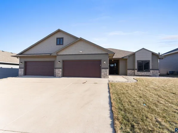 2708 S Moss Stone Ave, Sioux Falls, SD 57110