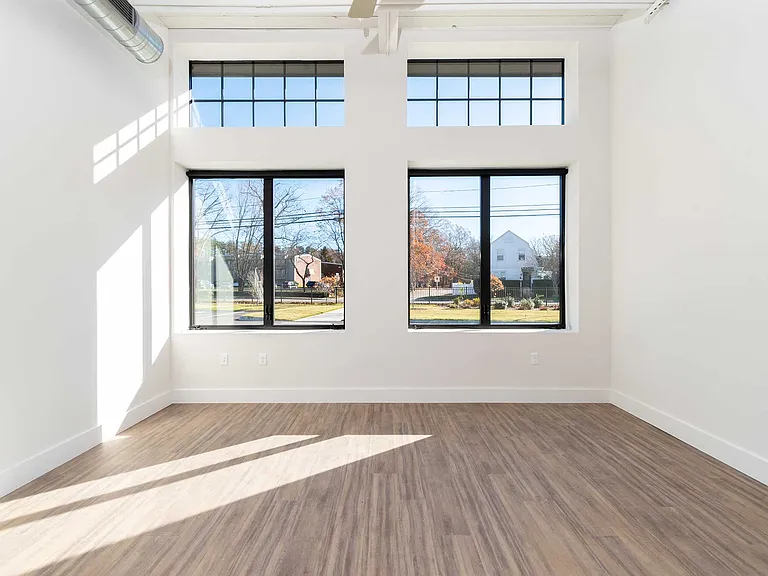 150 Oakland St — Photo 18