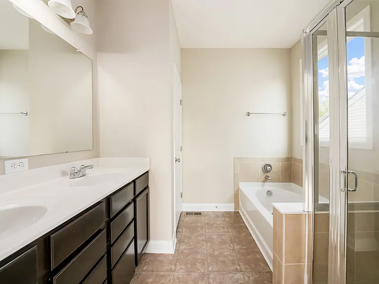 8865 Sweetshade Dr — Photo 27
