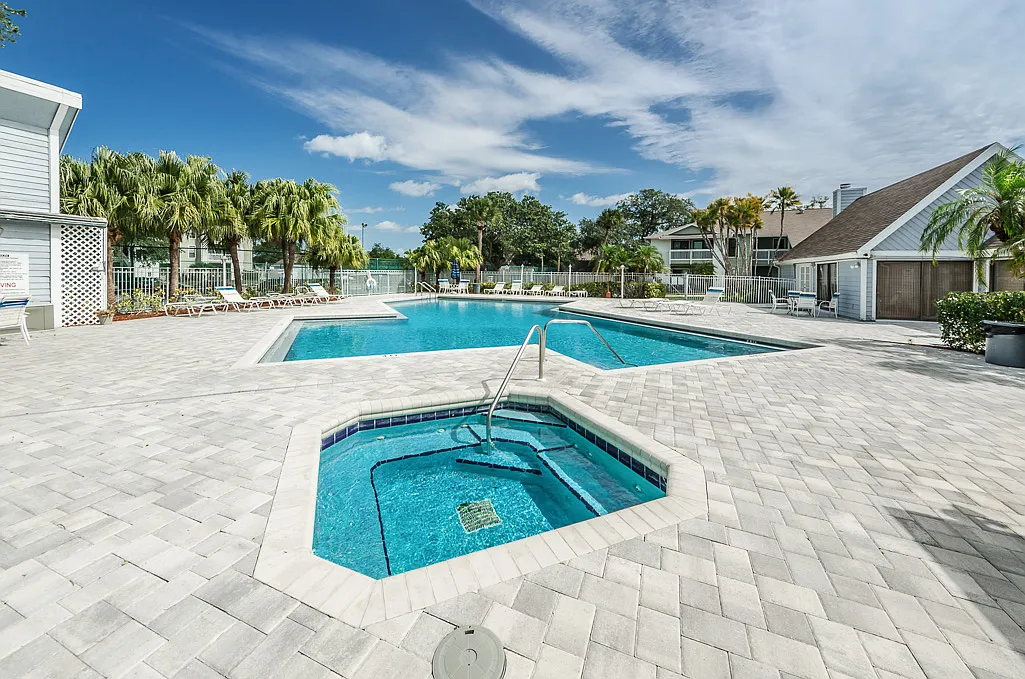 2 bed, 898 sqft, $1,495 — Photo 3