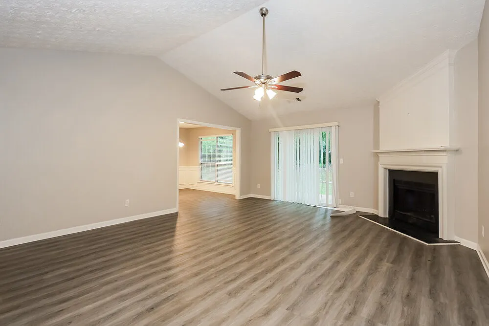 3 bed, 2.0 bath, 1672 sqft, $2,540 — Photo 4