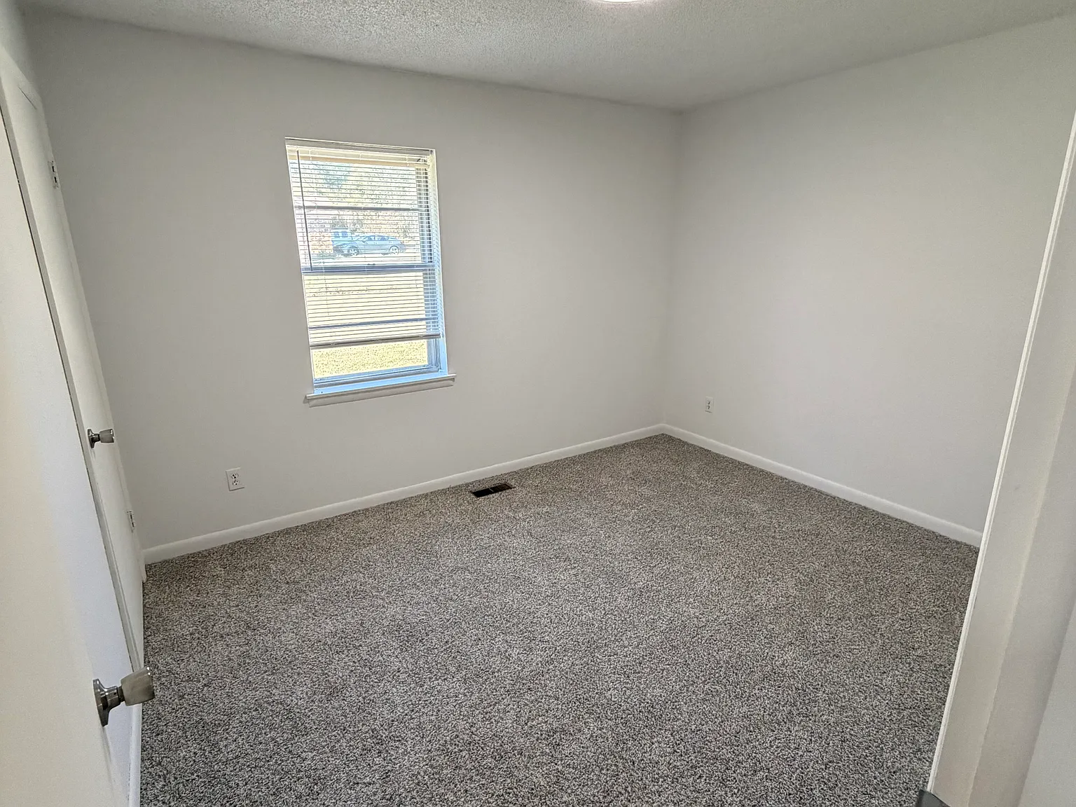 3 bed, 1330 sqft, $1,450 — Photo 4