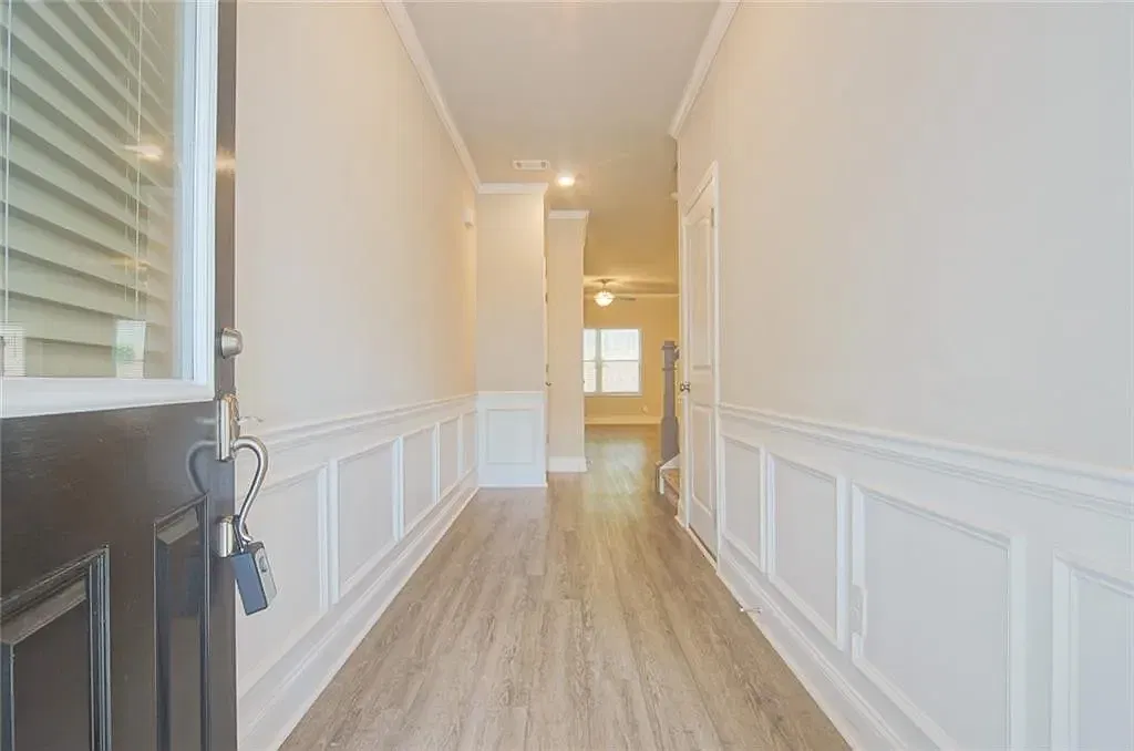 3 bed, 1963 sqft, $2,950 — Photo 1