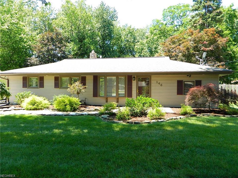 1st image of 146 Deerfield Dr
