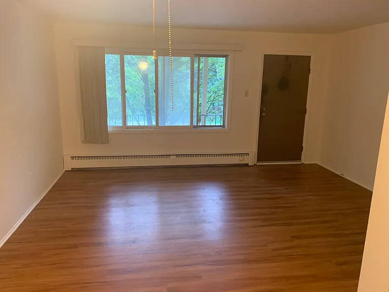 288 Oxford Ave #7 — Photo 6