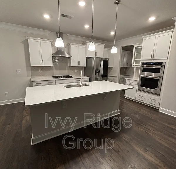 4867 Tacoma Dr — Photo 3