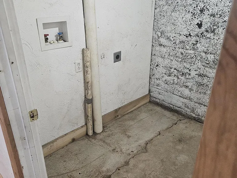 619 S Kentwood Ave — Photo 30