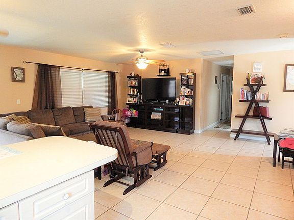 2nd image of 1087 Coronado Dr