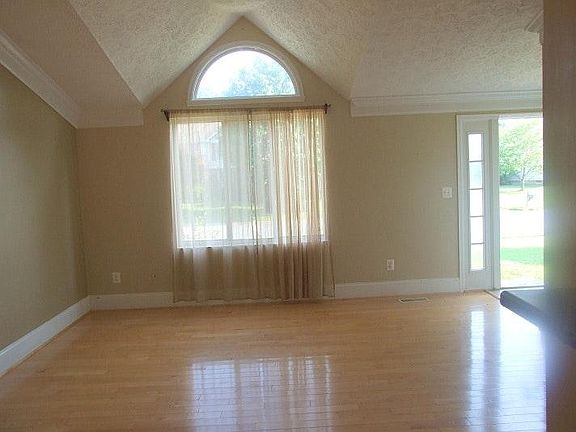 2nd image of 350 Samantha Dr