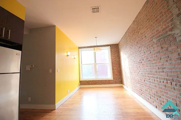 Rented by EXR | media 34