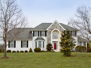 10 Walnut Ct, Cranbury, NJ 08512