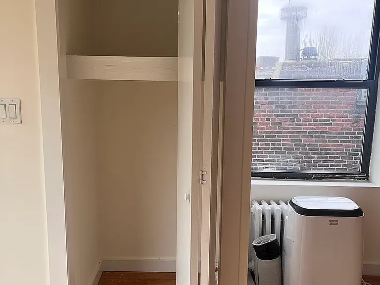 20 Sidney Pl #4B — Photo 10