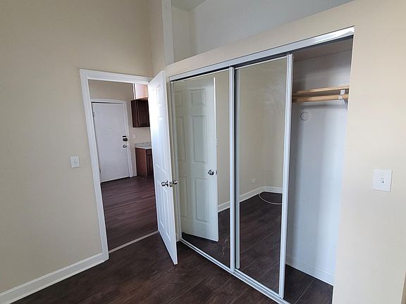5th image of 2409 S Hoyne Ave #102