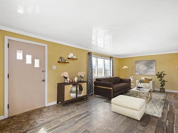 3rd image of 1035 Orchard Ave