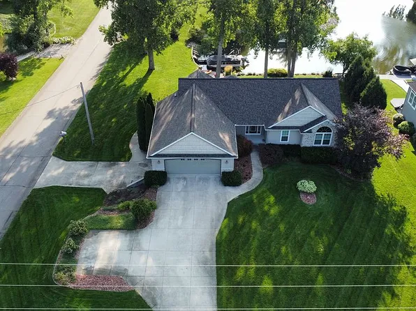 12971 Theris Dr, Wayland, MI 49348