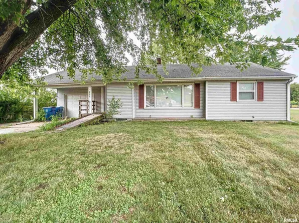 202 W 1st Ave, Coal Valley, IL 61240