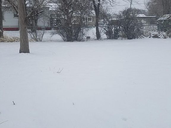 Big backyard with alley access